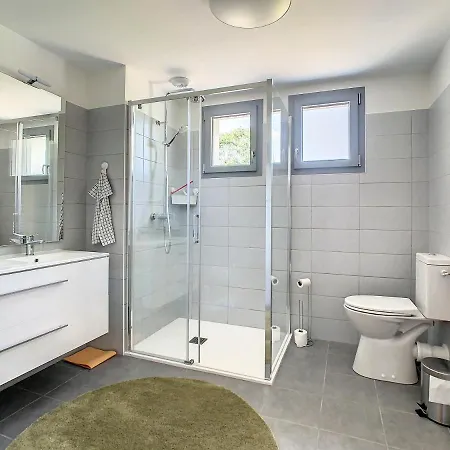 Apartment Superbe Entierement Renove Au Pied Des Montagnes Avec Parking Inclus *