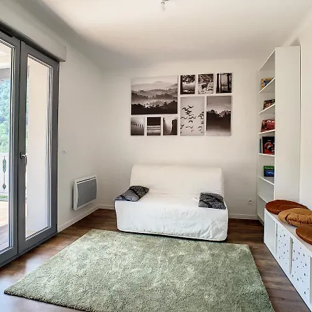 Apartment Superbe Entierement Renove Au Pied Des Montagnes Avec Parking Inclus